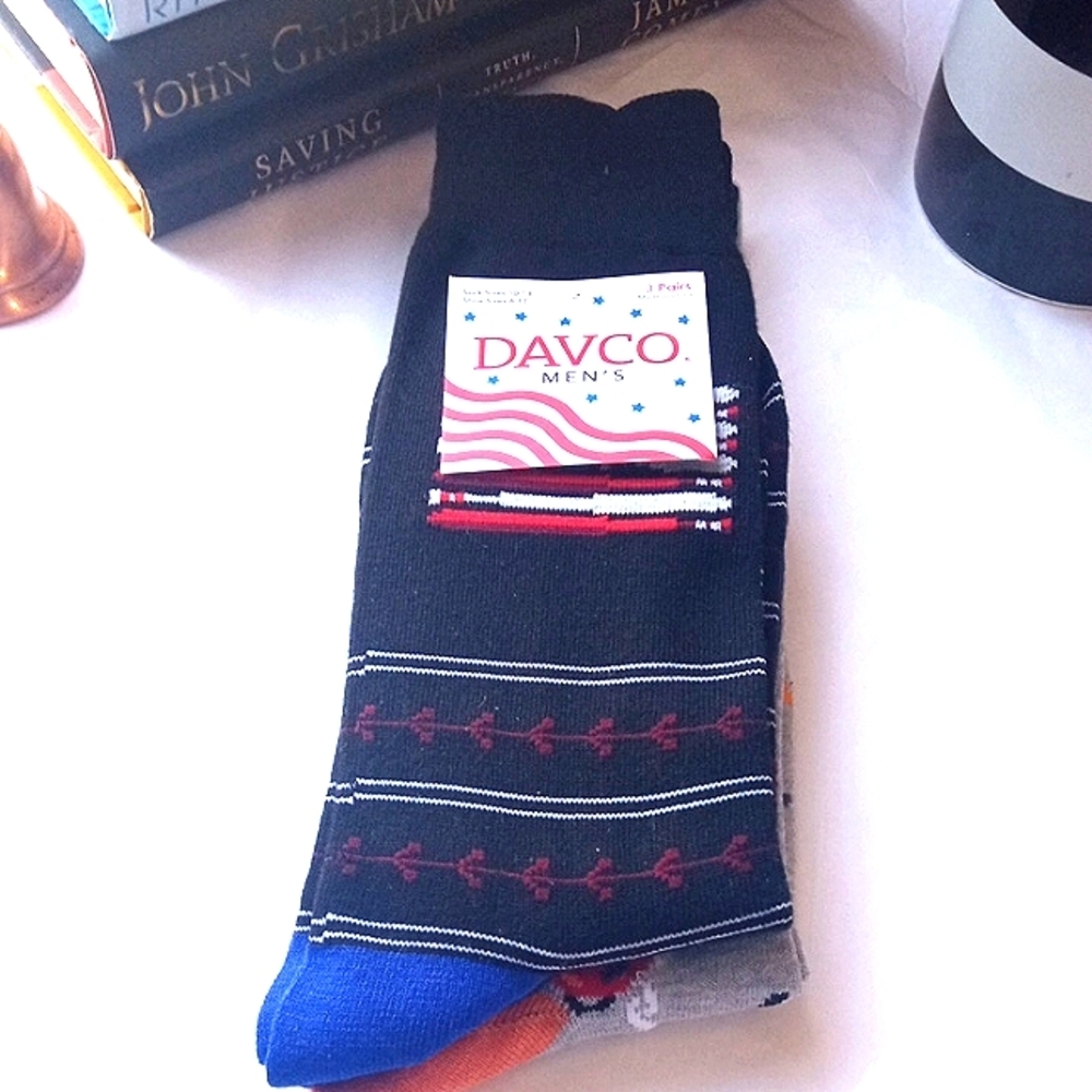 DAVCO MEN'S 3-PAIRS MULTI PATTERN CASUAL SOCKS BUNDLE SIZE 10-13 NWT